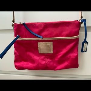 COACH- crossbody w/adjustable strap